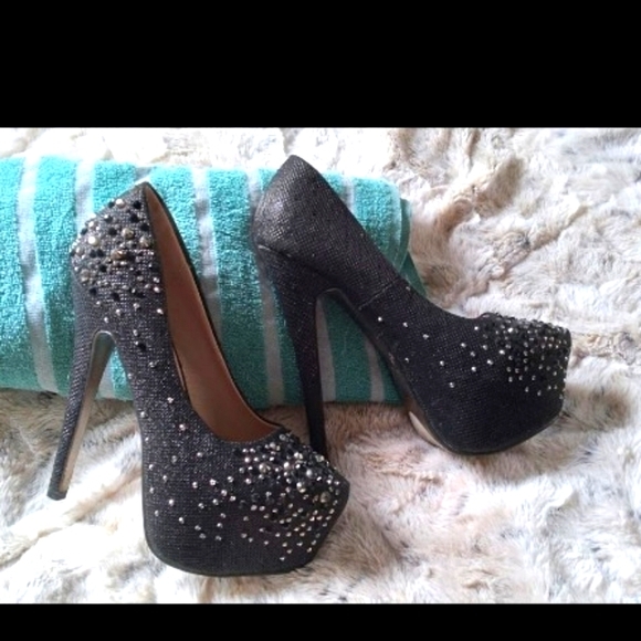 high heels - Picture 1 of 5